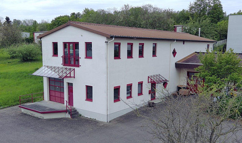 Now available for rent: Manufacturing space, exhibition space, workshop, warehouse, and office – conveniently located directly on the A66 highway.