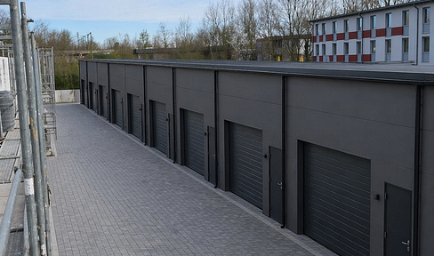 WAREHOUSE BUILDINGS WITH OFFICES // XXL GARAGES