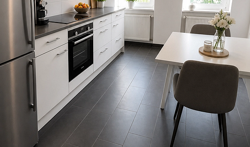 Bright, well-maintained 4-room apartment for a family or shared living arrangement in Weißenfels.