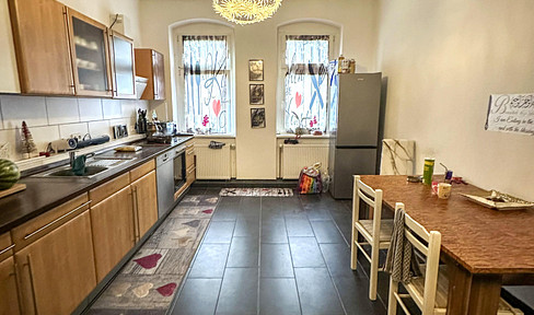 Bright, well-maintained 4-room apartment for families in Weißenfels.