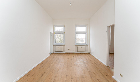 Bright 2-room apartment on the 3rd floor – renovated and immediately available in Berlin-Wedding.