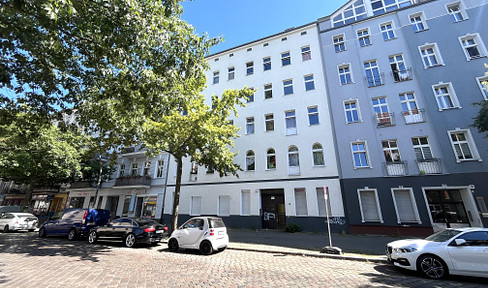 Renovierte 1-Zimmer Altbauwohnung mit Tageslicht-Badezimmer zum direkten Einzug im gefragten Wedding