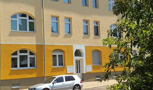 3-room apartment / New Neustadt district / 83 square meters.