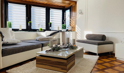 Beautiful 5-room apartment in a historic building with its own garden, located in a central area of Landshut.