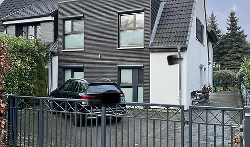 Schönes Familien-Haus mit 7 Zimmern und tollem Garten in Sasel