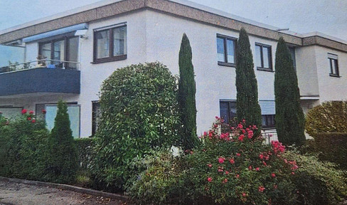 Bright, 3-room apartment with balcony and underground parking space, available without any agency fees.