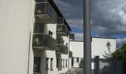 4 Zimmer (frisch renoviert und bezugsfertig) in ruhiger Lage zu vermieten