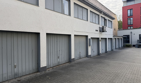 Garage for rent in Frankfurt-Bornheim – available immediately.