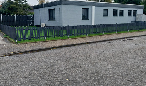 Living in an exclusive, spacious bungalow.