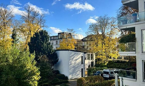 Exclusively furnished 2-room apartment with a balcony, located in a prime location on the Outer Alster lake (Schwanenwik).