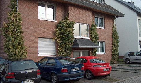 Renovierte 2,5 Zimmer Wohnung im ruhigem Haus
