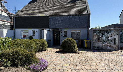 Spacious property with solar panels and air conditioning, available directly from the owner, with no agency fees.