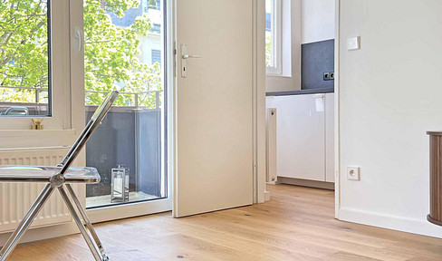 Commission-free & brand new: Stylish city apartment located between Kurfürstendamm and Ludwigkirchplatz.