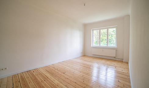 *bezugsfrei**Helle 2-Zi. Wohnung im EG mit Balkon im schönen Adlershof