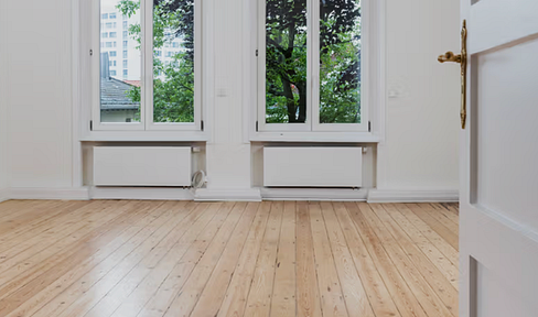 *Available immediately* Bright 2-room apartment on the ground floor with a balcony, located in the attractive Adlershof district.