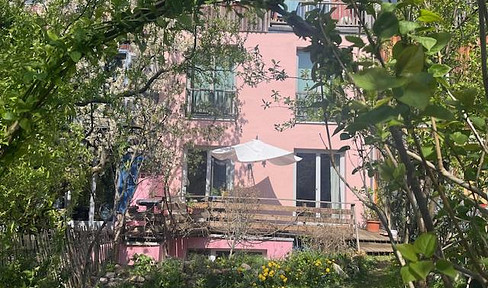 Das Rote Haus in Preungesheim ist im Angebotsverfahren zu verkaufen