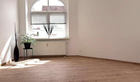 Erstbezug nach Sanierung | Lichtdurchflutete 1-Zimmer-Wohnung | ebenerdig im Zentrum von Wurzen