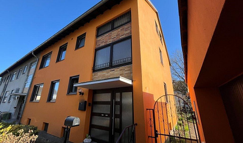 Beautifully renovated 3-room apartment with kitchen, bathroom, and balcony, located in Güdingen, Saarbrücken.