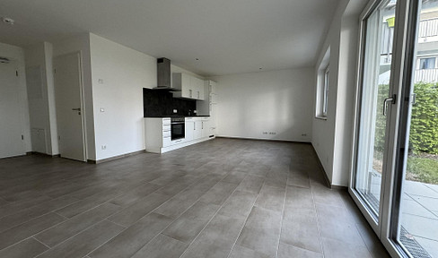 Brand new, bright one-bedroom apartment with a large balcony, located in a central area.