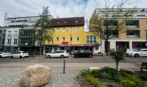 Spacious apartment with 4.5 rooms, ideal for a family, located in the city center.