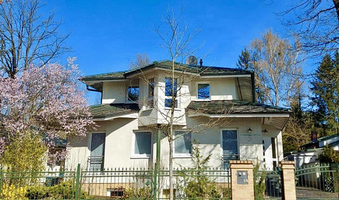 Exclusive detached house (7 rooms) in Zühlsdorf, near Berlin.