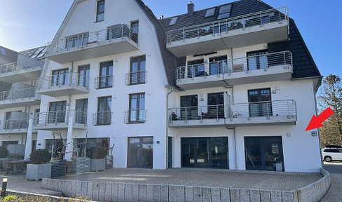 Modern commercial space near the Niendorf pier – office, practice, or bistro for rent.