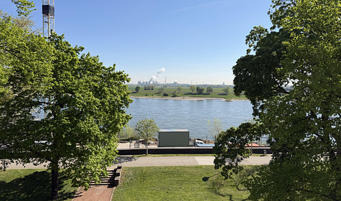 Frisch renoviertes Apartment in Krefeld Uerdingen mit Balkon und Blick auf den Rhein und Einbauküche