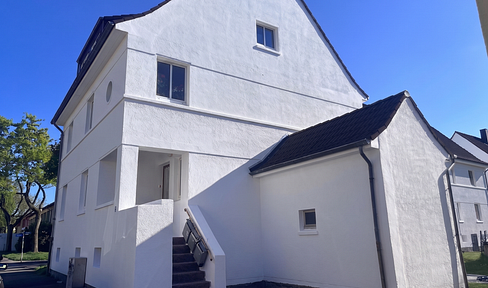 Well-maintained multi-family building, including a 6-year rental guarantee.