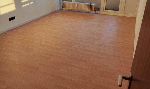 1,5-Zimmer Wohnung mit Balkon, frisch saniert