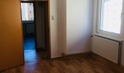 Completely renovated 2.5-room apartment with fitted kitchen - Prime location, Rudolfplatz.