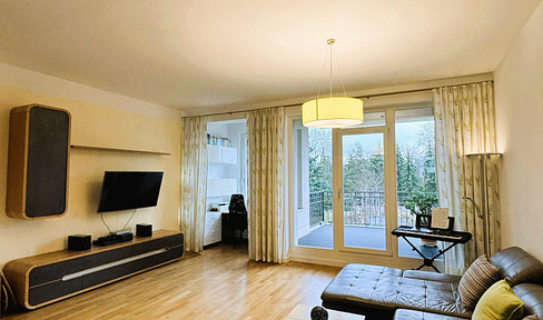 Bright, spacious 5-room apartment with elevator, located in a green area – ideal for families.