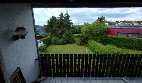 We are renting out a beautiful, bright 3-room apartment with a balcony.