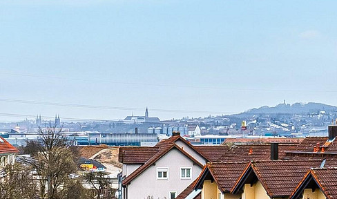 Provisionsfrei: Sofort freie renovierte Wohnung mit Balkon, Domblick und Garage. 5% Rendite möglich.