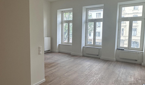 Ersbezug nach Sanierung - schöne helle Wohnung