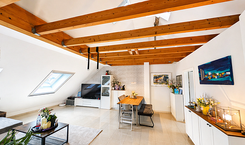 Helle 2-Zimmer-Wohnung mit Dachterrasse - perfekt angebunden