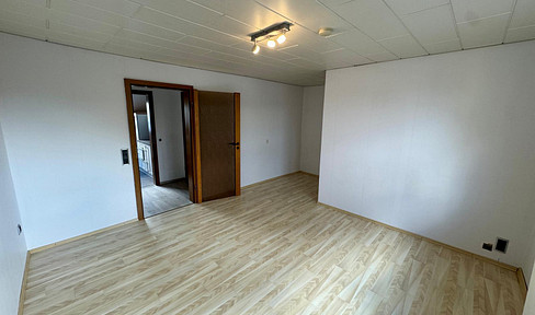 Bright 3-room penthouse apartment.