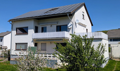 Großes Ein- bis Dreifamilienhaus mit PV-Anlage – Ideal für Familien - im schönen Wennetal