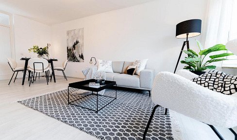 Bright, completely renovated 3-room apartment with a balcony, located near the city park, and includes a parking space in an underground garage.