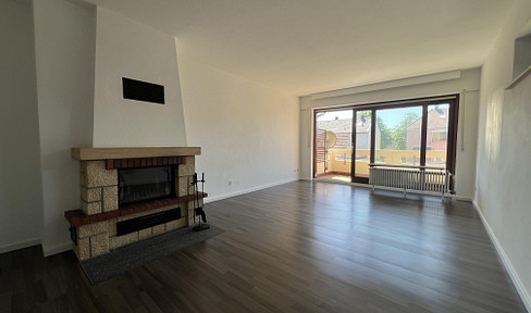 frisch renovierte 4-Zimmer-Wohnung inkl. Küche | Balkon | Kamin | fußläufig zu Bahnhof und Badesee