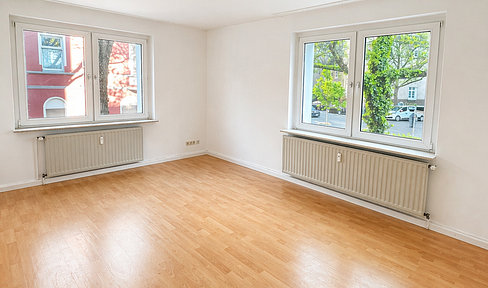 Beautiful 3-room apartment with fitted kitchen in Frohnhausen.