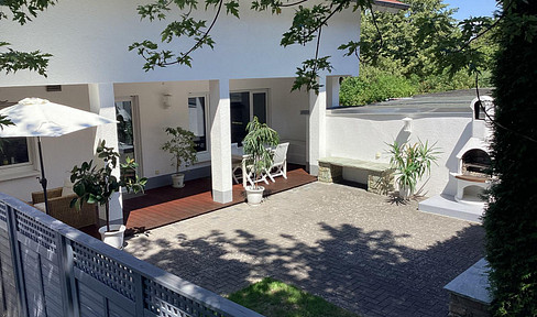 Enjoy peaceful living and excellent connectivity – semi-detached house with a sun terrace in Wehrheim/Obernhain.