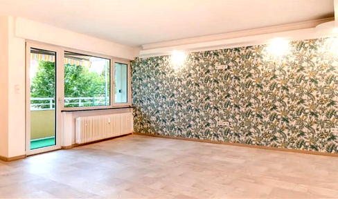 TOP PRICE! 3-room ground floor apartment with fitted kitchen / no commission fees. €319,000 plus €15,000 for a parking space.