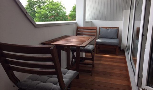 Stilvolle 2 Zi-Wohnung mit Loggia und Einbauküche im Viertel