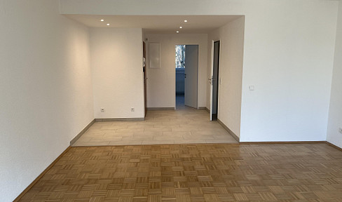 Modernized 3.5-room apartment with a balcony.