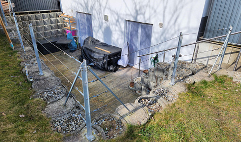 High-quality 3.5-room apartment with terrace & garden | quiet, modern, and with fiber optic internet.