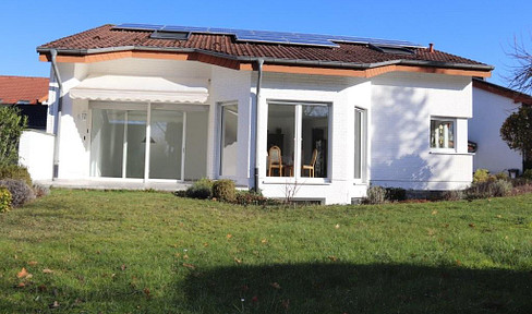 Well-maintained architect-designed house in a quiet, central residential area.