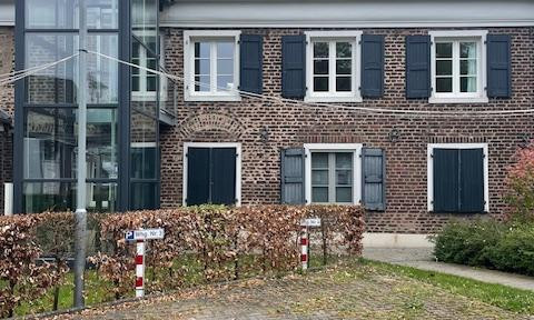 NK-Vluyn Wohnen im alten Pastorat! Barrierefreie 2 Zimmerwohnung mit Aufzug und Gartenmitbenutzung