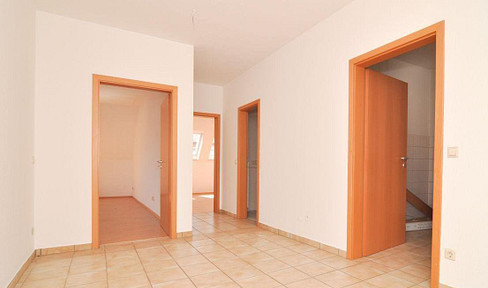 Bright, centrally located 3-room apartment.