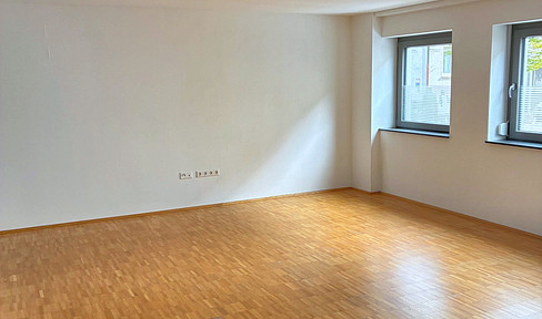 Hochwertig & zentral: 3-Zimmer-Wohnung mit Loggia, Parkett & TG-Stellplatz – Energieklasse A