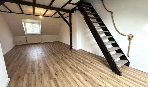 Newly renovated 3.5-room apartment, including fitted kitchen and a free 60m² attic space, located in Wichlinghausen!